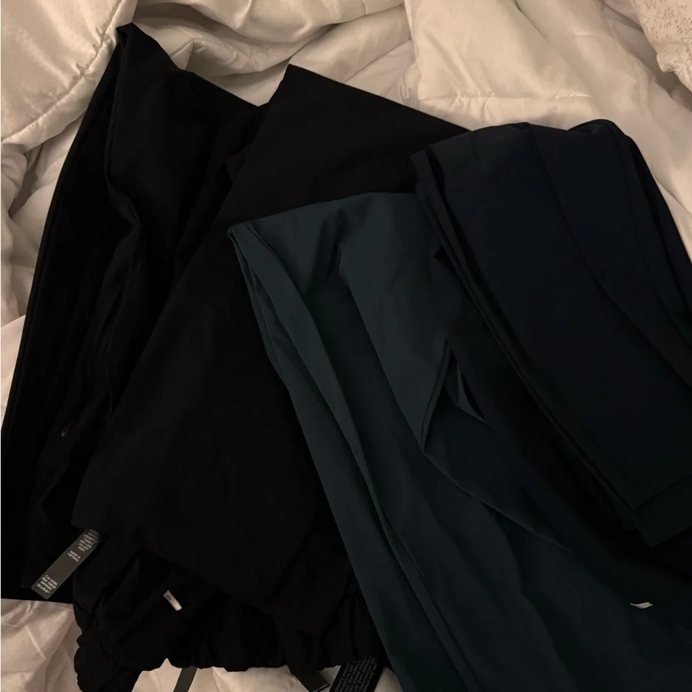 Three pairs of Vuori Miles Ankle Pants 2 Black and 1 Teal size large - Picture 2 of 4